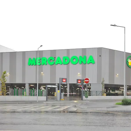 Lips Friendship Shelter アパート