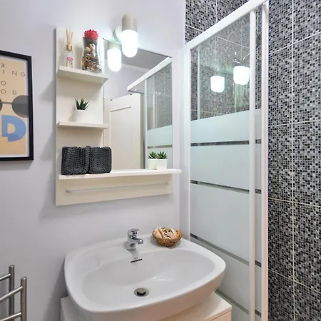 Lips Friendship Shelter *