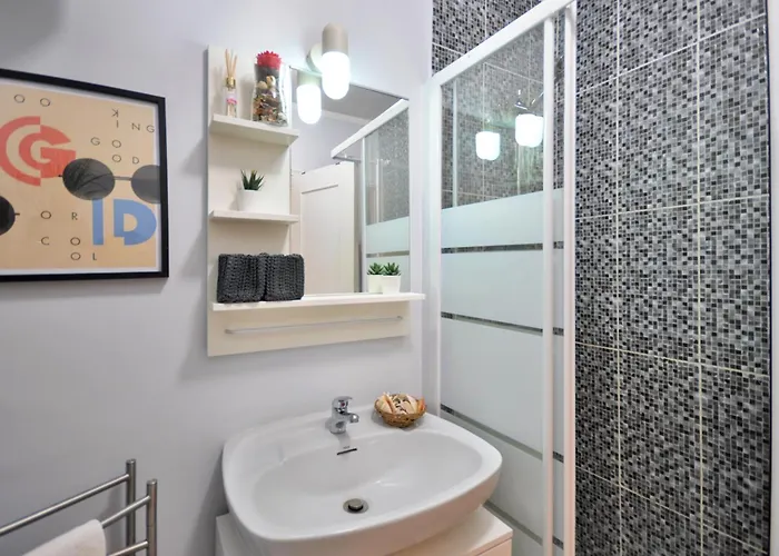 Lips Friendship Shelter *