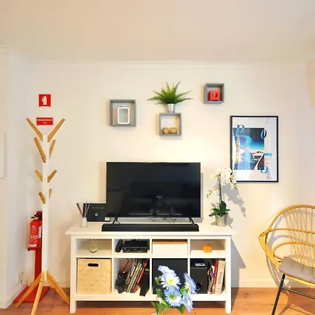 Lips Friendship Shelter * Порту