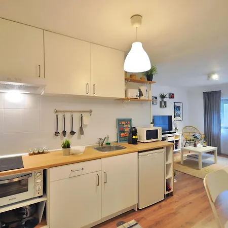 Lips Friendship Shelter Апартаменты Порту