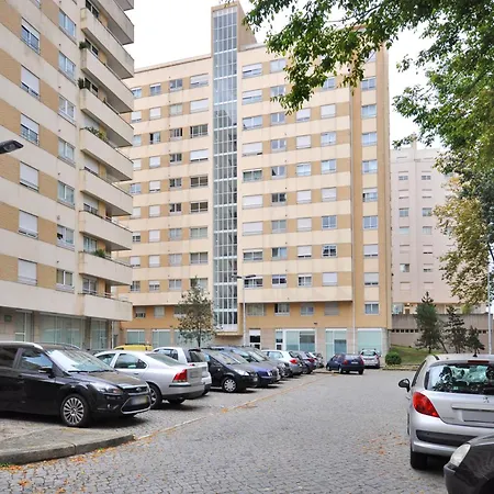 Lips Friendship Shelter Daire *