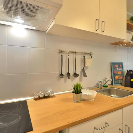 Daire Lips Friendship Shelter