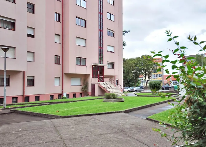 Lips Friendship Shelter بورتو