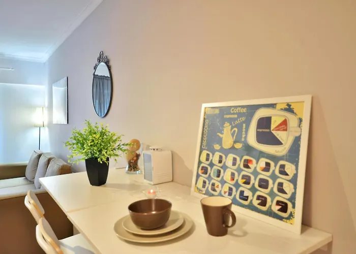 Lips Friendship Shelter * بورتو